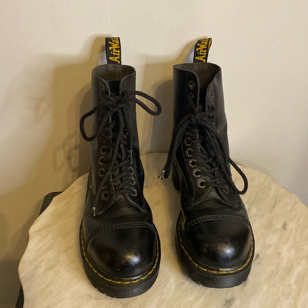 Dr Martens steel toe US men’s 7 womens 8 ankle boots